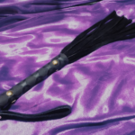 leather whip 30см