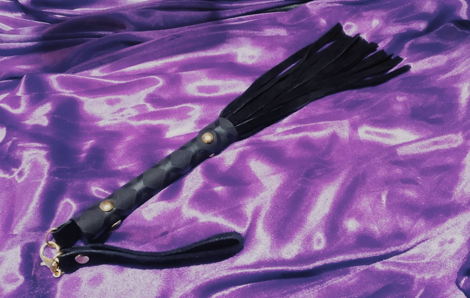 leather whip 30см