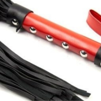 Red and black плеть
